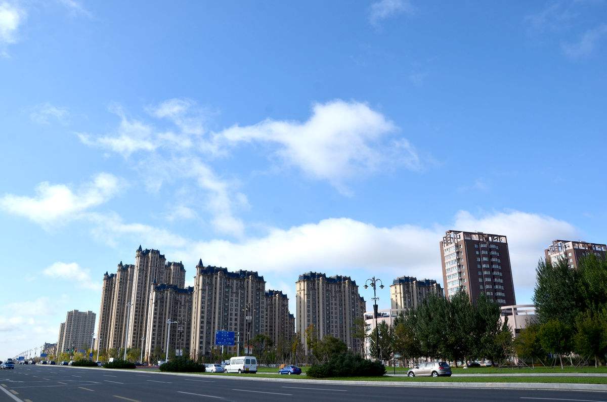 中國居民購房杠桿率7個(gè)季度連降 放開除個(gè)別超大城市外的落戶限制